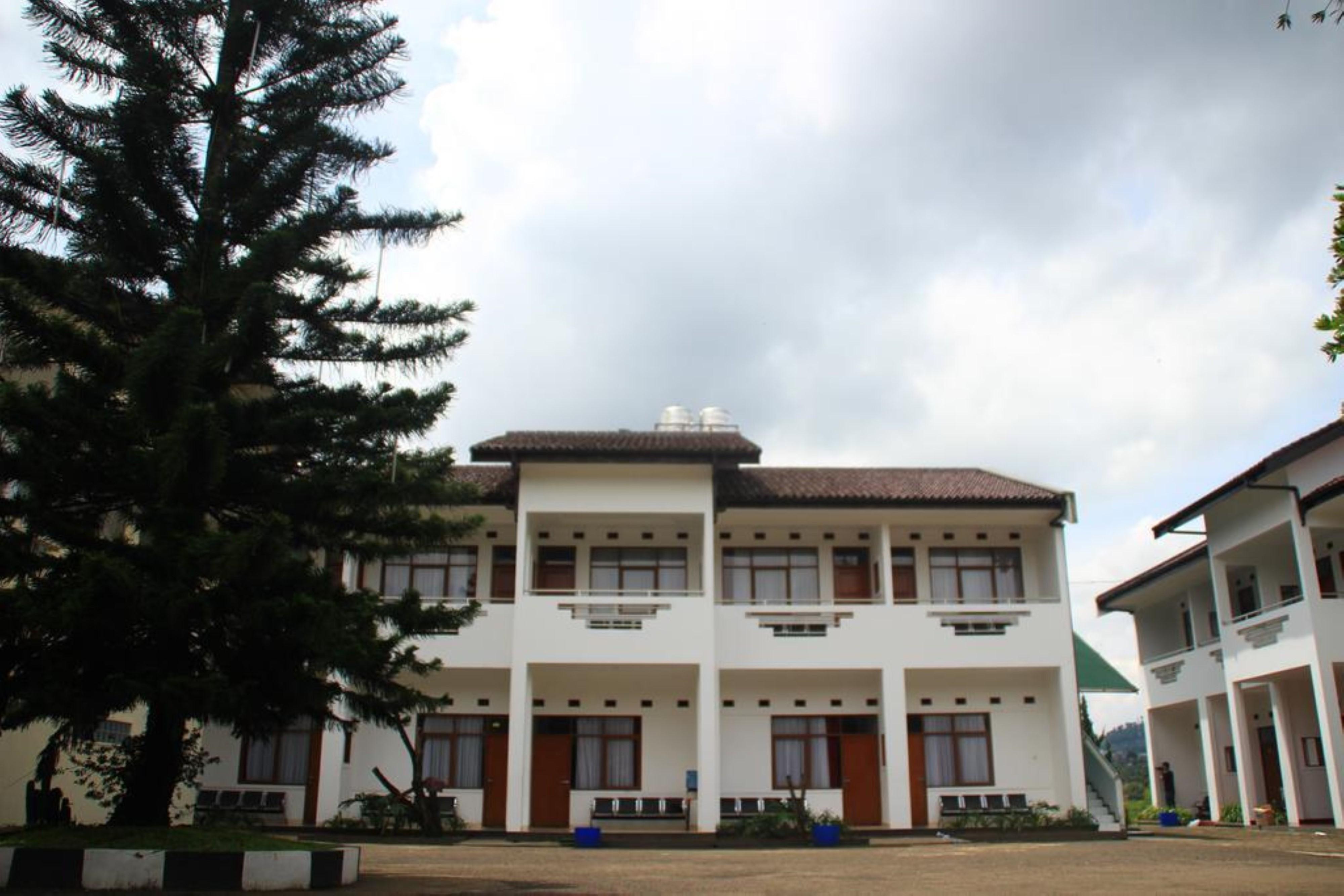 Narima Resort Hotel Lembang Exteriör bild